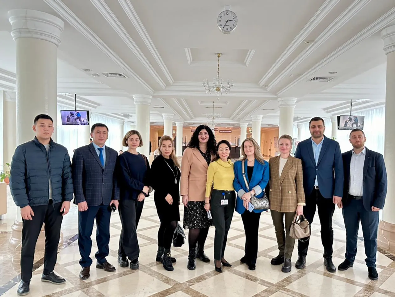 Инфотур по лучшим государственным и частным медицинским учреждениям столицы Казахстана